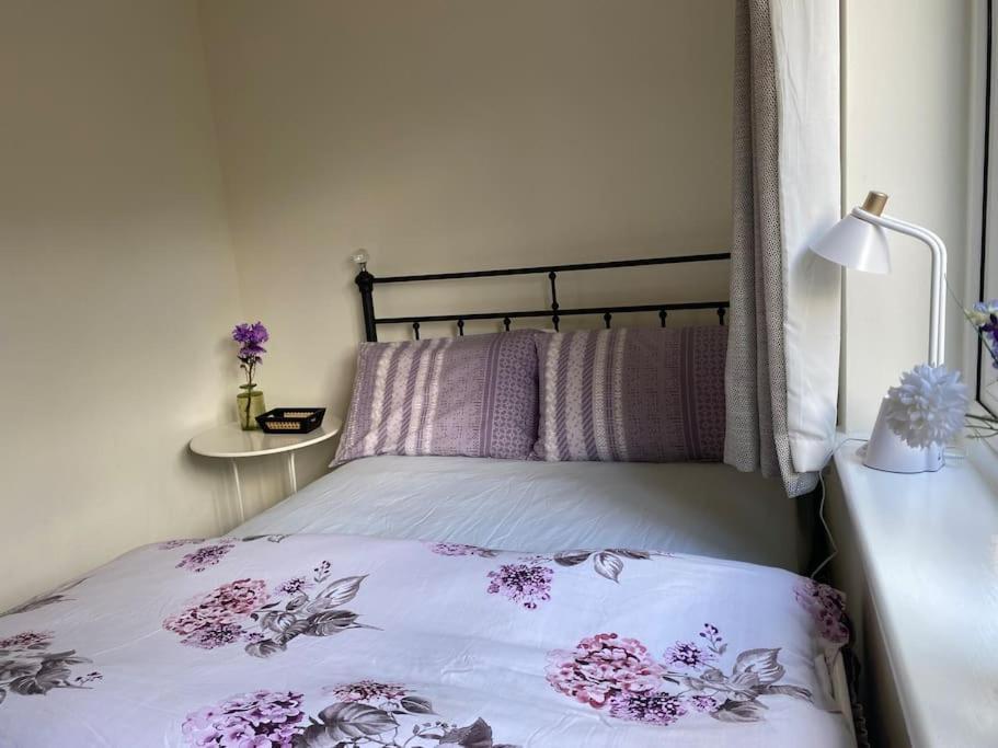 Cosy Apartment With Private Access And Kitchenette In Guildford (Adults Only) Worplesdon Exterior foto