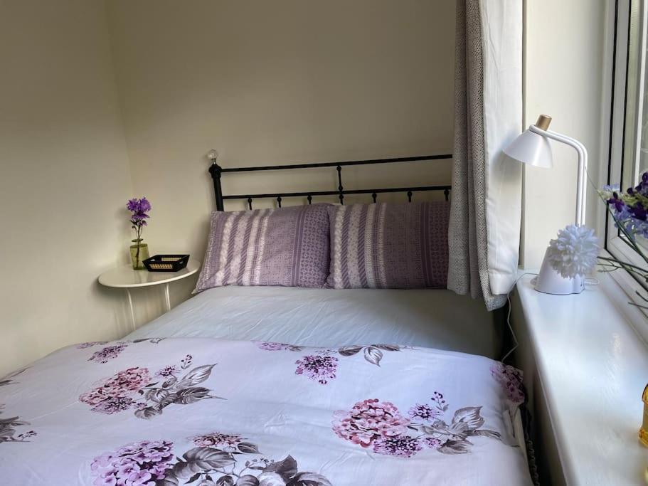 Cosy Apartment With Private Access And Kitchenette In Guildford (Adults Only) Worplesdon Exterior foto
